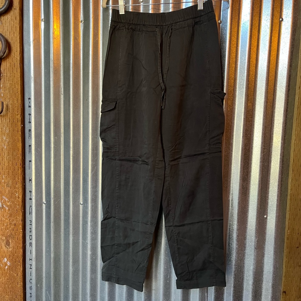 Lululemon 100% Tencel lyocell Cargo Pants